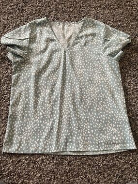 SHEIN Mint Green  Leopard Print V-Neck Blouse W/ Flutter Sleeves (M)